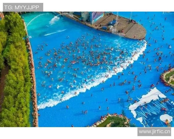 畅享清凉夏日乐趣水上乐园带你体验刺激与放松的完美融合